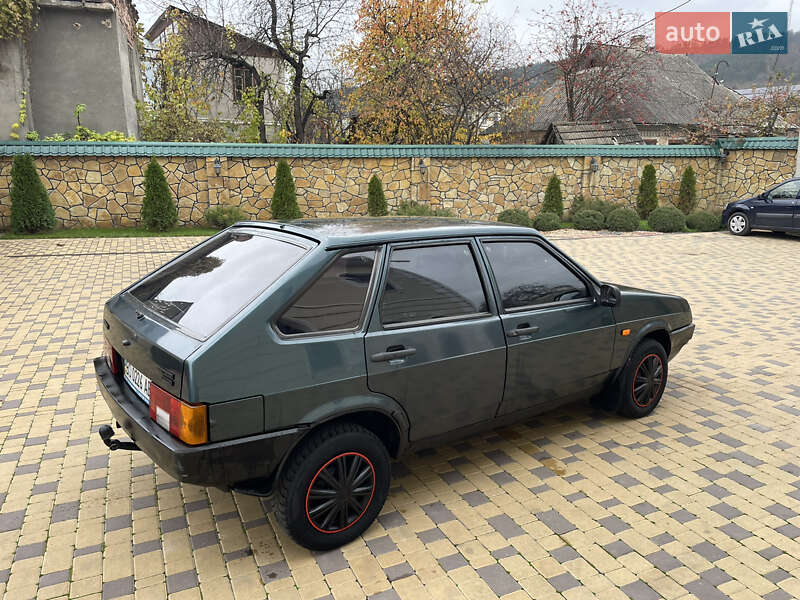 Хэтчбек ВАЗ / Lada 2109 2005 в Могилев-Подольске фото 21 Хэтчбек ВАЗ / Lada 2109 2005 в Могилев-Подольске