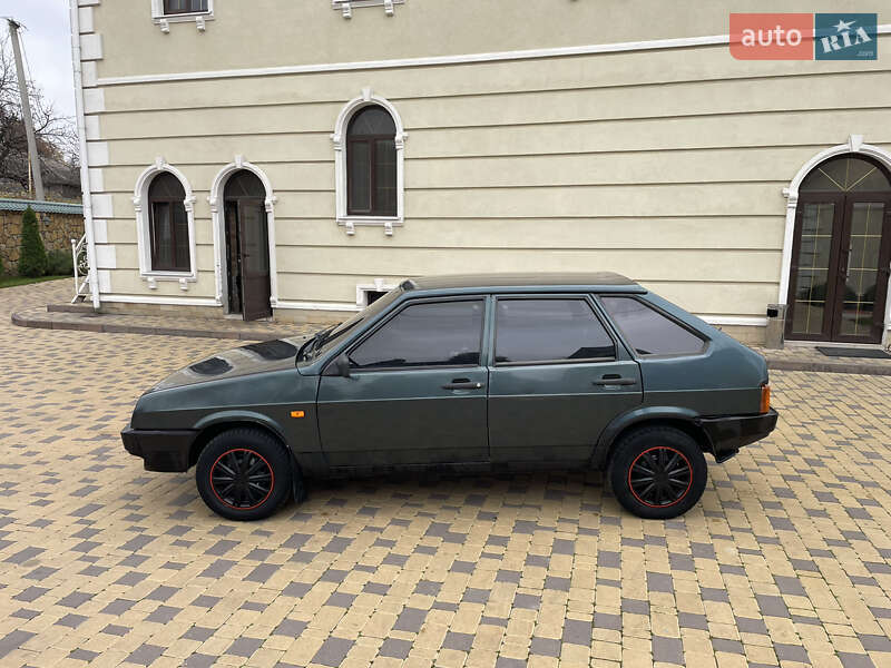 Хэтчбек ВАЗ / Lada 2109 2005 в Могилев-Подольске фото 23 Хэтчбек ВАЗ / Lada 2109 2005 в Могилев-Подольске