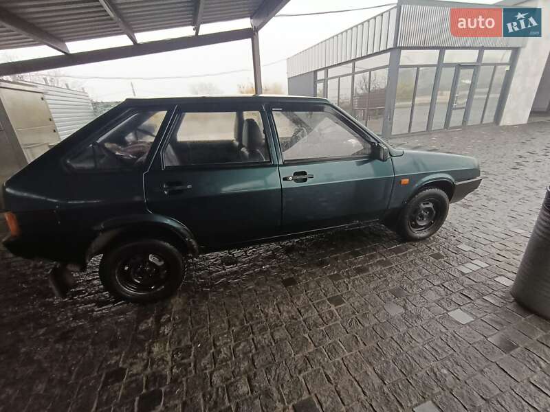 Хетчбек ВАЗ / Lada 2109 2004 в Кам'янському