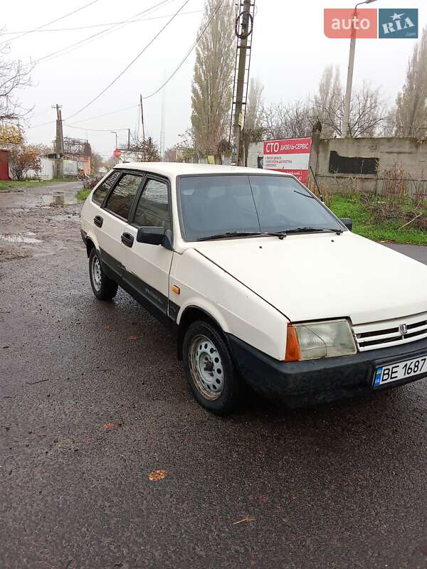 Хэтчбек ВАЗ / Lada 2109 1993 в Николаеве