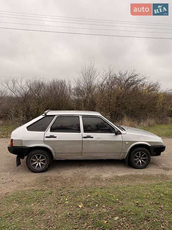 Хэтчбек ВАЗ / Lada 2109 2005 в Софиевке