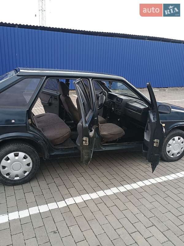 Хэтчбек ВАЗ / Lada 2109 2003 в Калуше фото 2 Хэтчбек ВАЗ / Lada 2109 2003 в Калуше