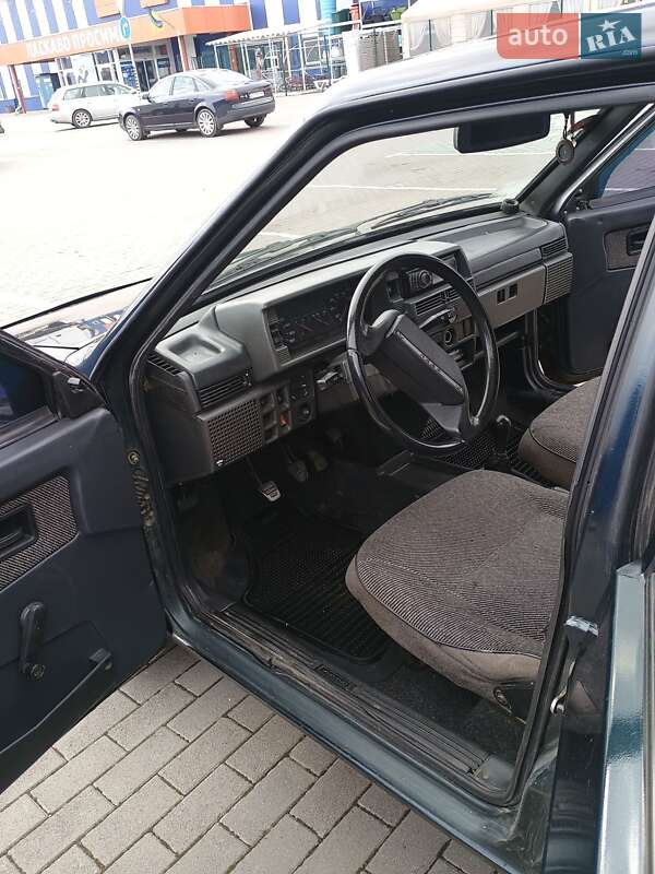 Хэтчбек ВАЗ / Lada 2109 2003 в Калуше фото 9 Хэтчбек ВАЗ / Lada 2109 2003 в Калуше