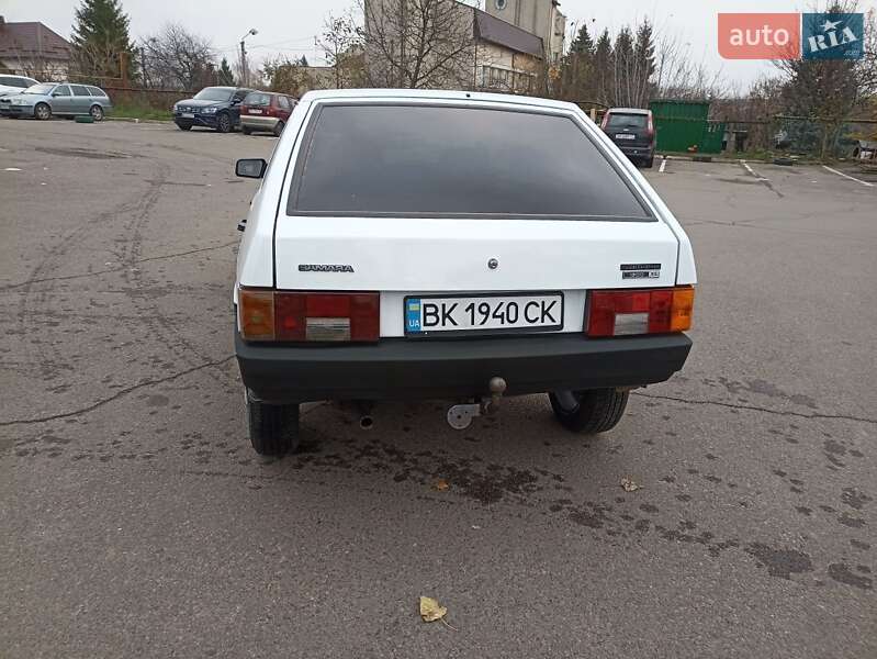 Хэтчбек ВАЗ / Lada 2109 1994 в Ровно фото 3 Хэтчбек ВАЗ / Lada 2109 1994 в Ровно
