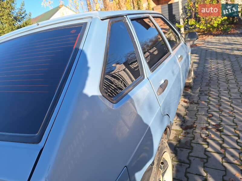 Хетчбек ВАЗ / Lada 2109 2004 в Чернівцях