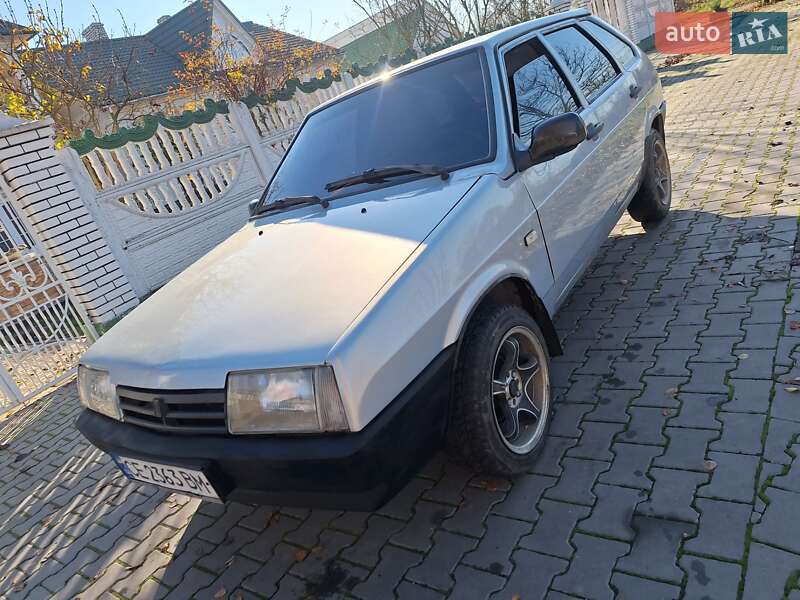 Хетчбек ВАЗ / Lada 2109 2004 в Чернівцях