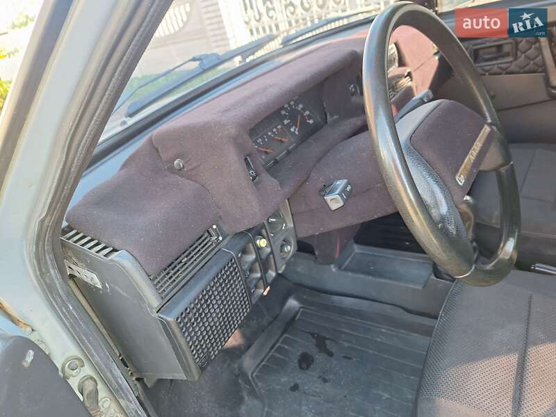 Хетчбек ВАЗ / Lada 2109 2004 в Чернівцях