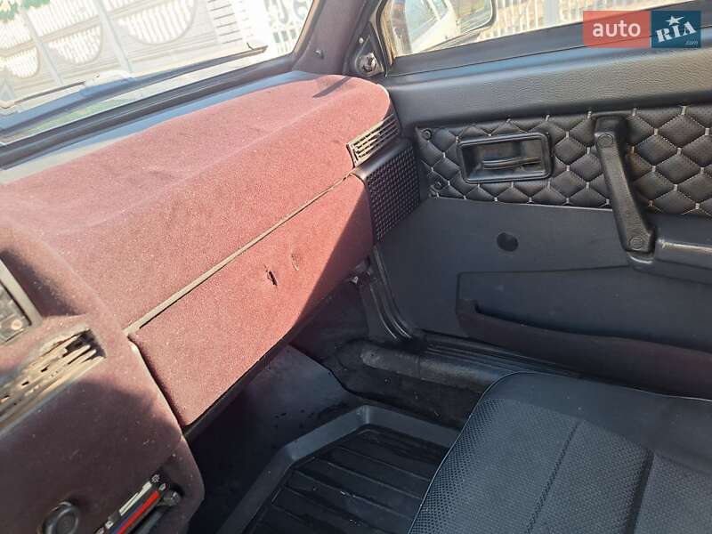 Хетчбек ВАЗ / Lada 2109 2004 в Чернівцях