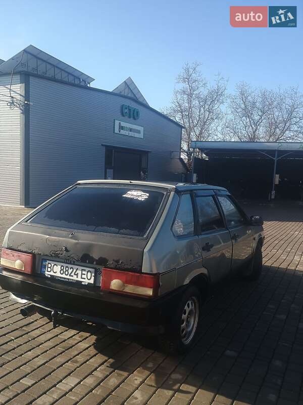 Хэтчбек ВАЗ / Lada 2109 1996 в Черновцах