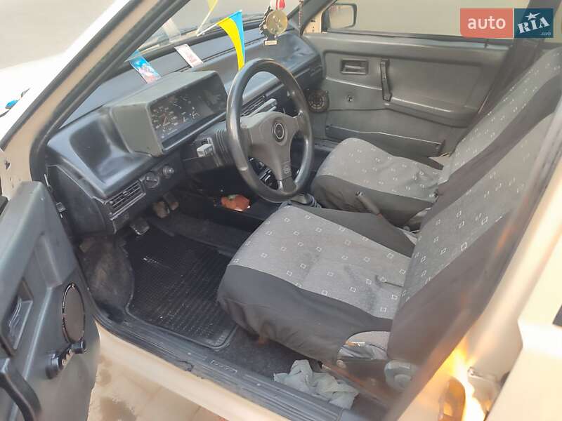 Хетчбек ВАЗ / Lada 2109 1993 в Городку фото 12 Хетчбек ВАЗ / Lada 2109 1993 в Городку