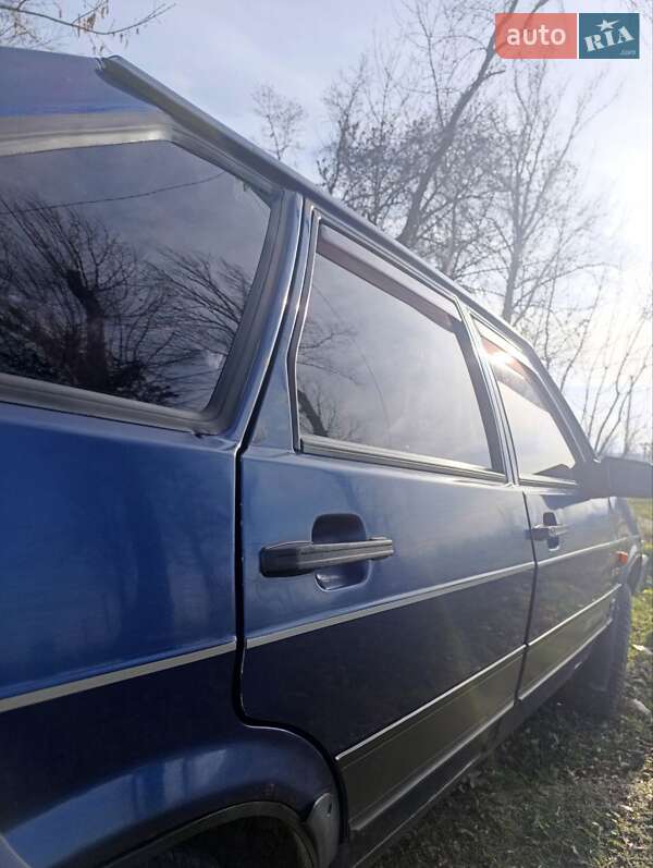 Хетчбек ВАЗ / Lada 2109 2002 в Коломиї фото 4 Хетчбек ВАЗ / Lada 2109 2002 в Коломиї