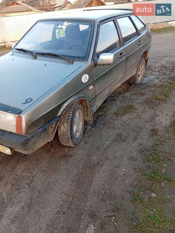 Хетчбек ВАЗ / Lada 2109 2001 в Тульчині