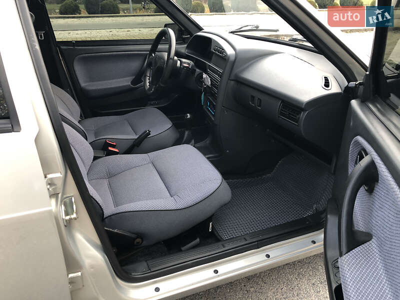 Хэтчбек ВАЗ / Lada 2109 2007 в Днепре фото 34 Хэтчбек ВАЗ / Lada 2109 2007 в Днепре