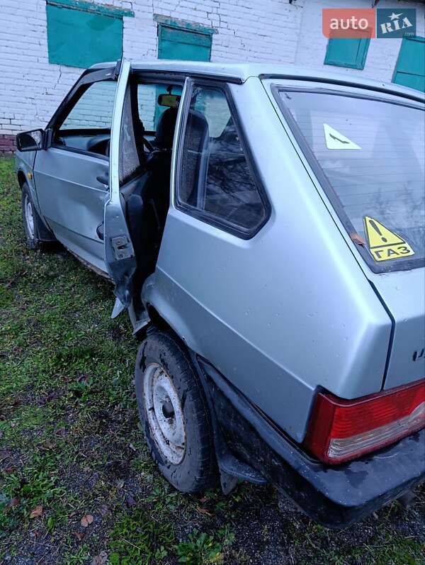 Хэтчбек ВАЗ / Lada 2109 1992 в Кропивницком фото 4 Хэтчбек ВАЗ / Lada 2109 1992 в Кропивницком