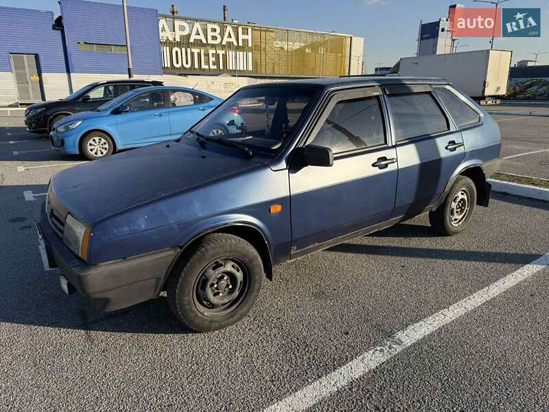 Хэтчбек ВАЗ / Lada 2109 2004 в Киеве