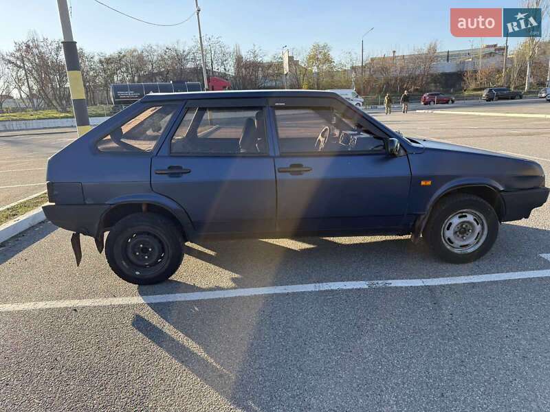 Хэтчбек ВАЗ / Lada 2109 2004 в Киеве