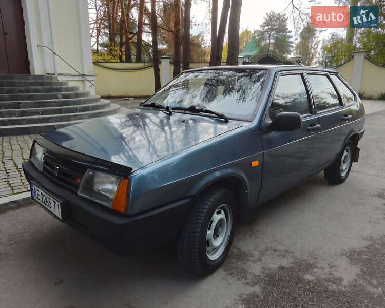 Хетчбек ВАЗ / Lada 2109 2002 в Новомосковську