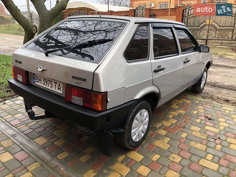 Хэтчбек ВАЗ / Lada 2109 2007 в Теплодаре