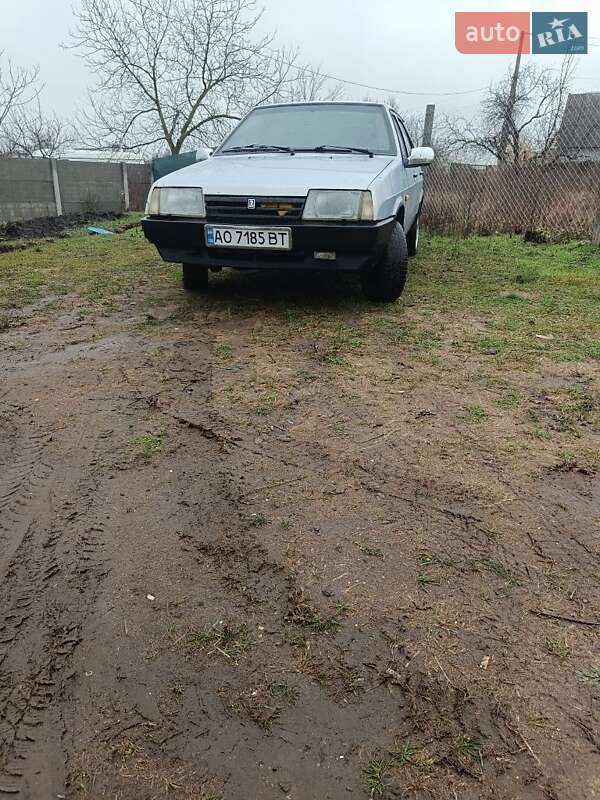 Хэтчбек ВАЗ / Lada 2109 2004 в Днепре фото 2 Хэтчбек ВАЗ / Lada 2109 2004 в Днепре