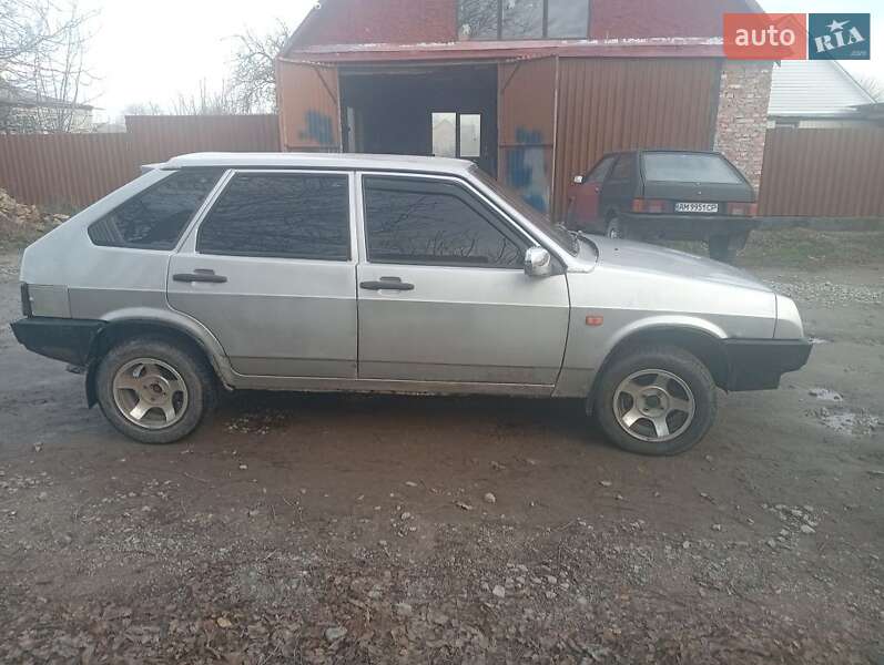 Хэтчбек ВАЗ / Lada 2109 1990 в Андрушевке