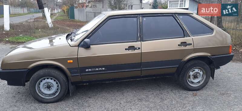 Хэтчбек ВАЗ / Lada 2109 1999 в Харькове