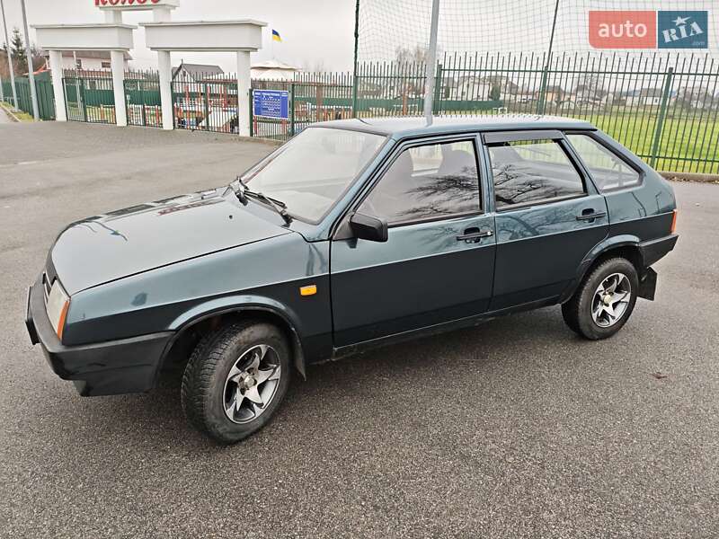 Хэтчбек ВАЗ / Lada 2109 2004 в Броварах