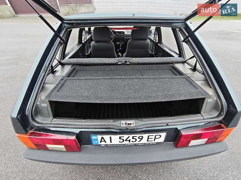 Хэтчбек ВАЗ / Lada 2109 2004 в Броварах