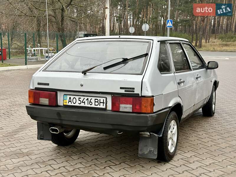 Хэтчбек ВАЗ / Lada 2109 2001 в Киеве