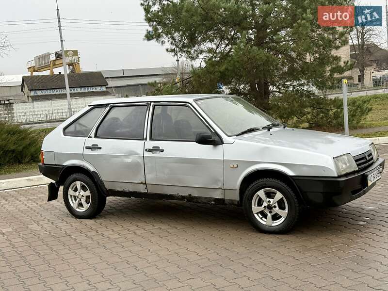 Хэтчбек ВАЗ / Lada 2109 2001 в Киеве