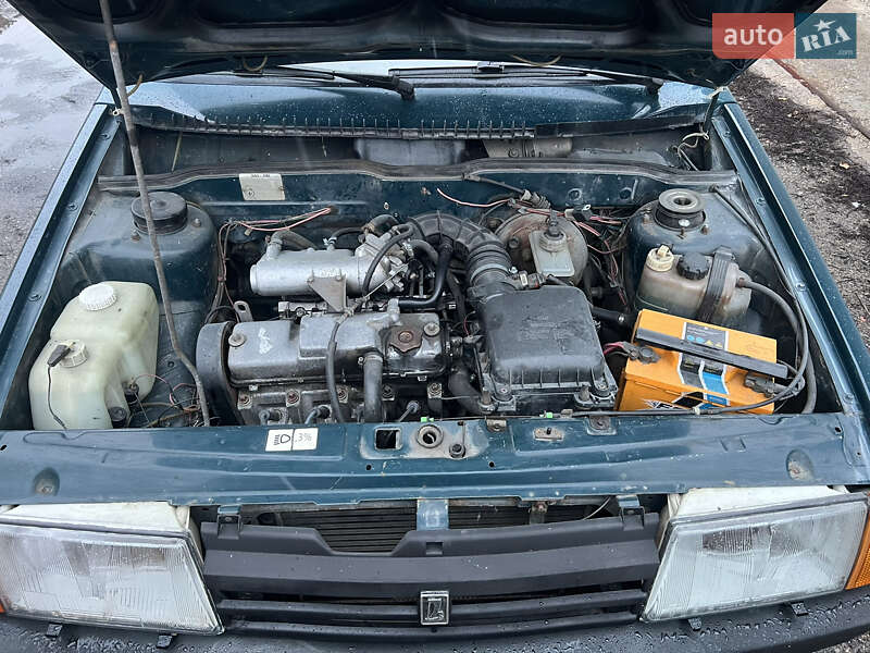 Хэтчбек ВАЗ / Lada 2109 2004 в Харькове