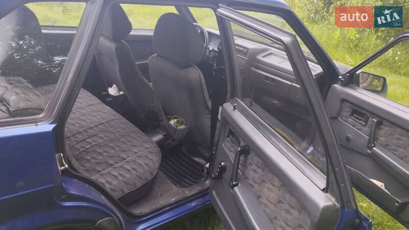 Хэтчбек ВАЗ / Lada 2109 2002 в Переяславе