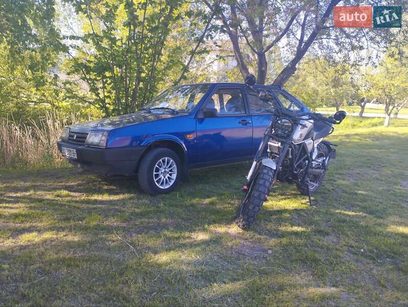 Хэтчбек ВАЗ / Lada 2109 2002 в Переяславе