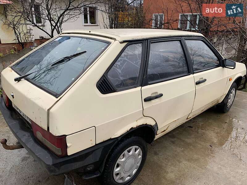 ВАЗ / Lada 2109 1988 ВАЗ / Lada 2109 1988