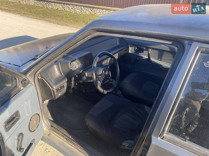 Хэтчбек ВАЗ / Lada 2109 1992 в Тернополе фото 5 Хэтчбек ВАЗ / Lada 2109 1992 в Тернополе