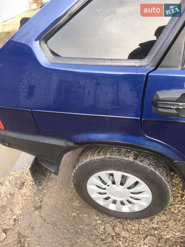 Хэтчбек ВАЗ / Lada 2109 2003 в Тернополе