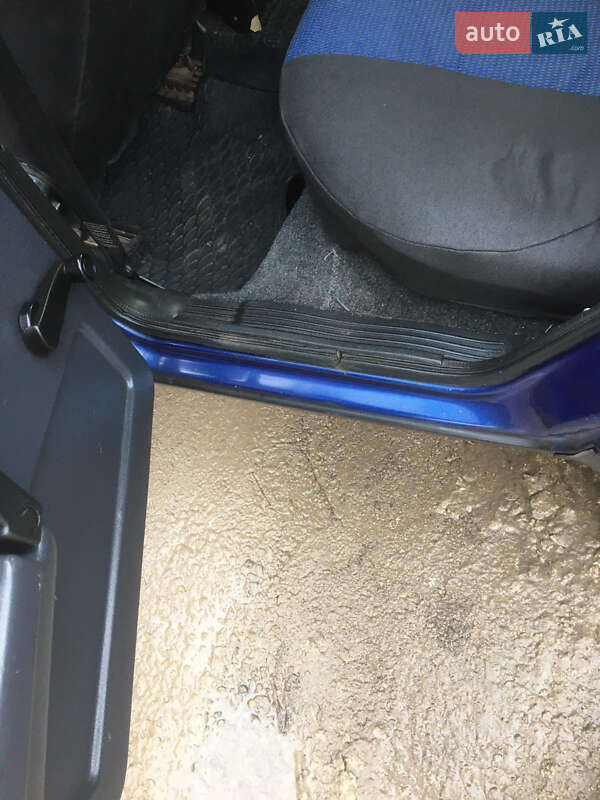 Хэтчбек ВАЗ / Lada 2109 2003 в Тернополе