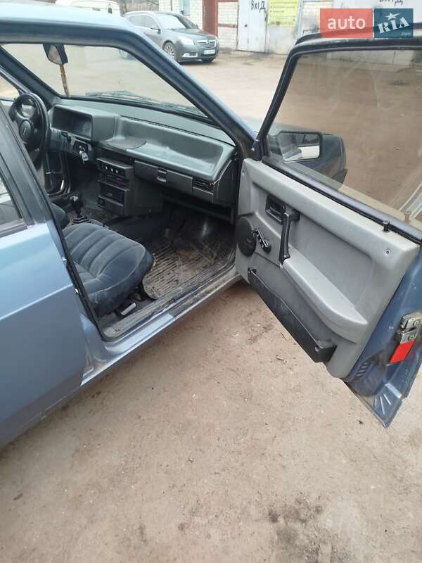 Хэтчбек ВАЗ / Lada 2109 1992 в Овруче
