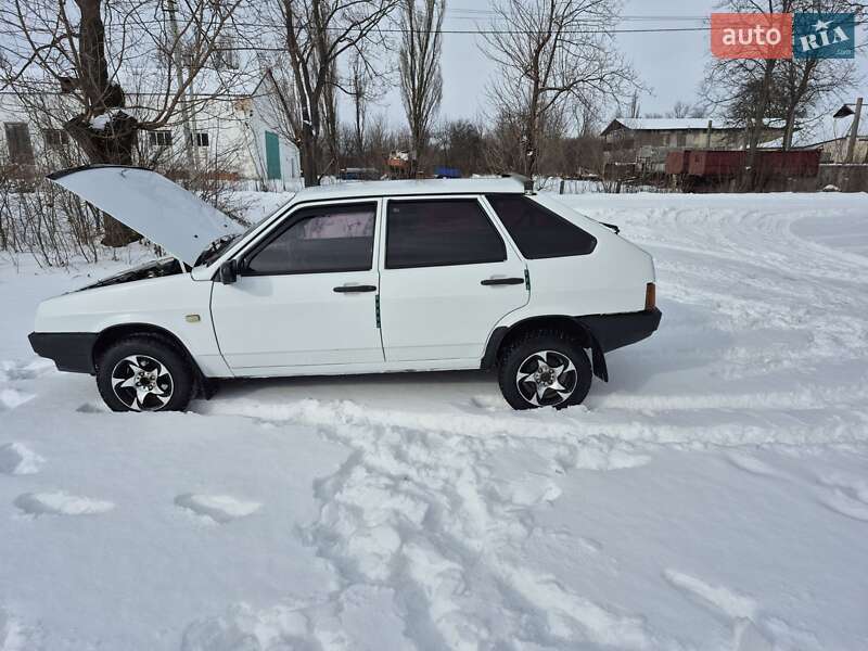 Хэтчбек ВАЗ / Lada 2109 2001 в Умани