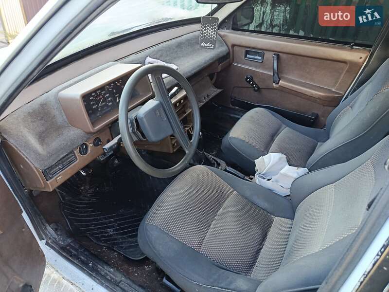 Хэтчбек ВАЗ / Lada 2109 1989 в Бердичеве фото 3 Хэтчбек ВАЗ / Lada 2109 1989 в Бердичеве