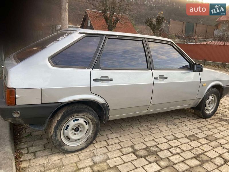 Хэтчбек ВАЗ / Lada 2109 2002 в Кутах