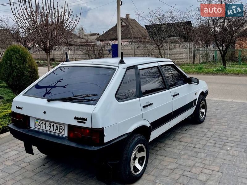 Хэтчбек ВАЗ / Lada 2109 1996 в Кривом Роге фото 4 Хэтчбек ВАЗ / Lada 2109 1996 в Кривом Роге