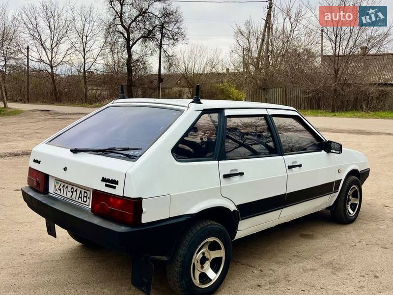Хэтчбек ВАЗ / Lada 2109 1996 в Кривом Роге фото 9 Хэтчбек ВАЗ / Lada 2109 1996 в Кривом Роге