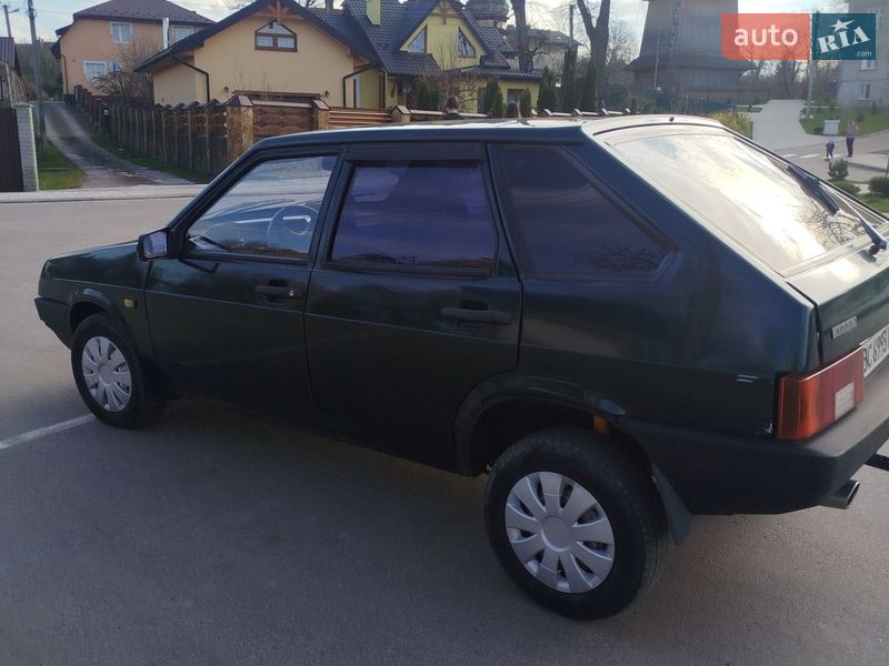 Хэтчбек ВАЗ / Lada 2109 2003 в Дрогобыче