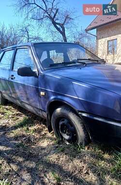 Хетчбек ВАЗ 2109 1999 в Чернівцях