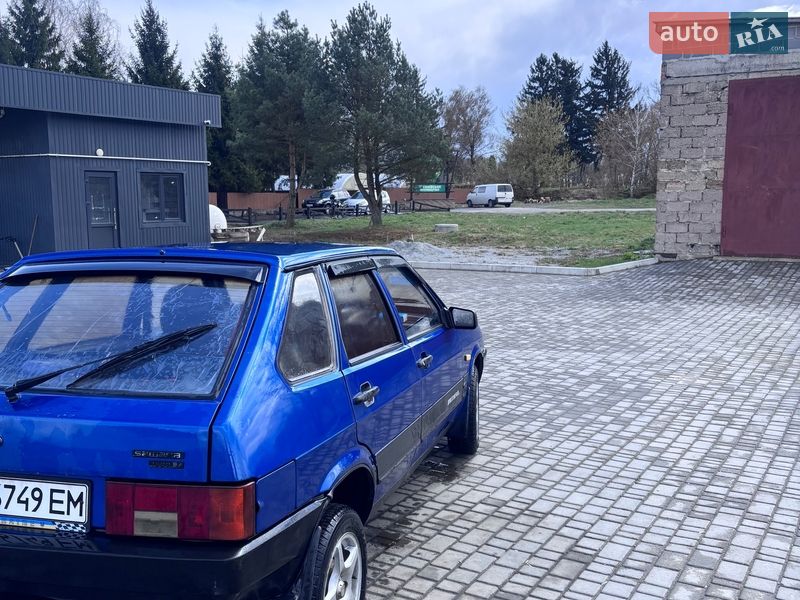 Хэтчбек ВАЗ / Lada 2109 2004 в Барановке