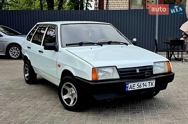 Хетчбек ВАЗ 2109 1993 в Новомосковську