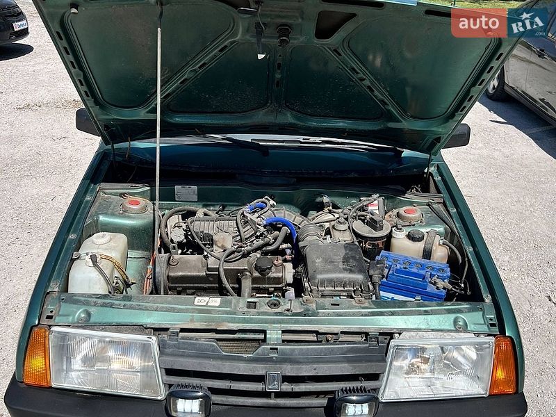 Хэтчбек ВАЗ / Lada 2109 2008 в Каменском