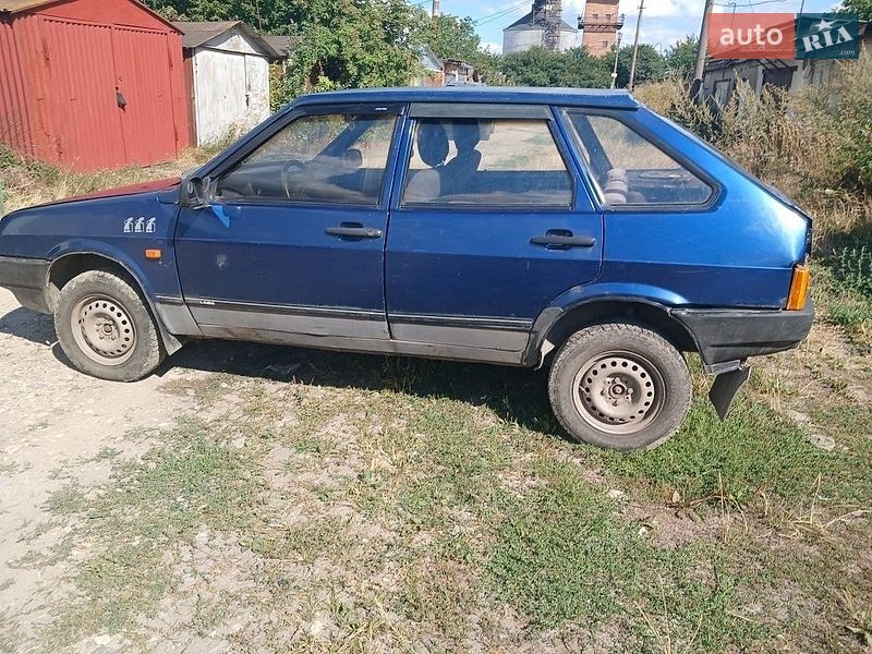 Хэтчбек ВАЗ / Lada 2109 2004 в Теофиполе