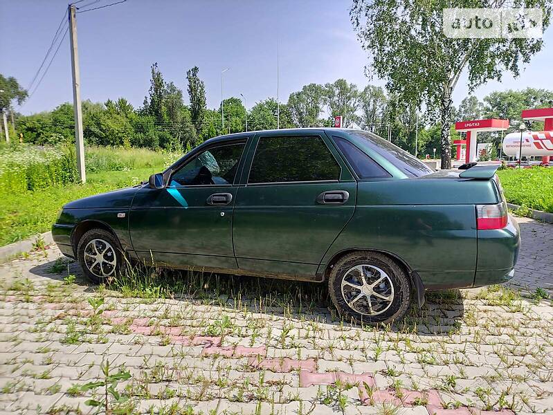 Седан ВАЗ / Lada 2110 2004 в Черновцах