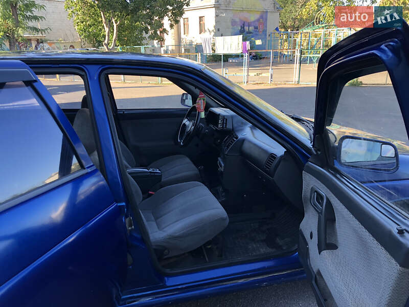 Седан ВАЗ / Lada 2110 2001 в Одессе фото 13 Седан ВАЗ / Lada 2110 2001 в Одессе